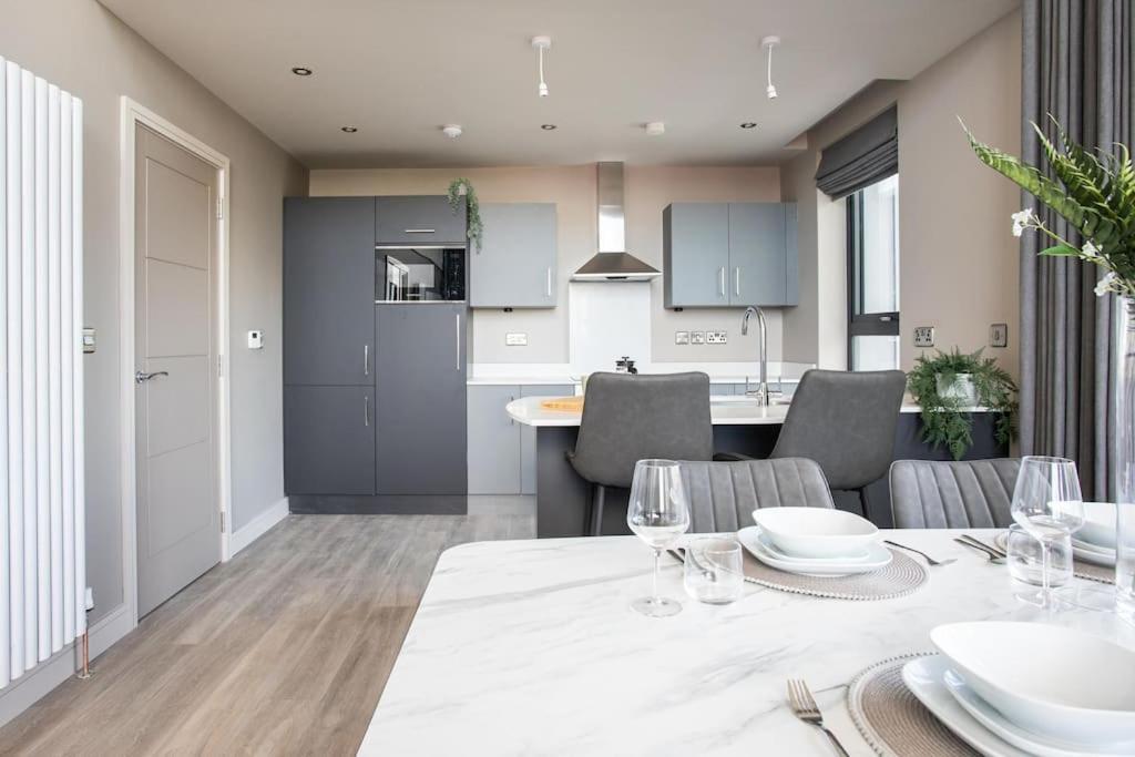 Appartement Skyline Serenity: Exquisite 3-bedroom Ultra-luxury Penthouse *