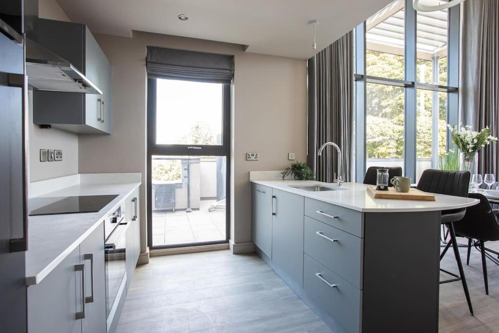 Skyline Serenity: Exquisite 3-bedroom Ultra-luxury Penthouse Appartement Belfast