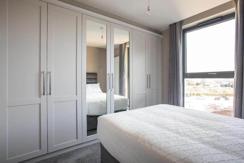 Skyline Serenity: Exquisite 3-bedroom Ultra-luxury Penthouse Appartement *
